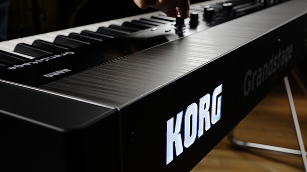Korg(コルグ) / Grandstage - 73鍵ステージピアノ - 【スタンド、ダンパー・ペダル、専用譜面立て付属】