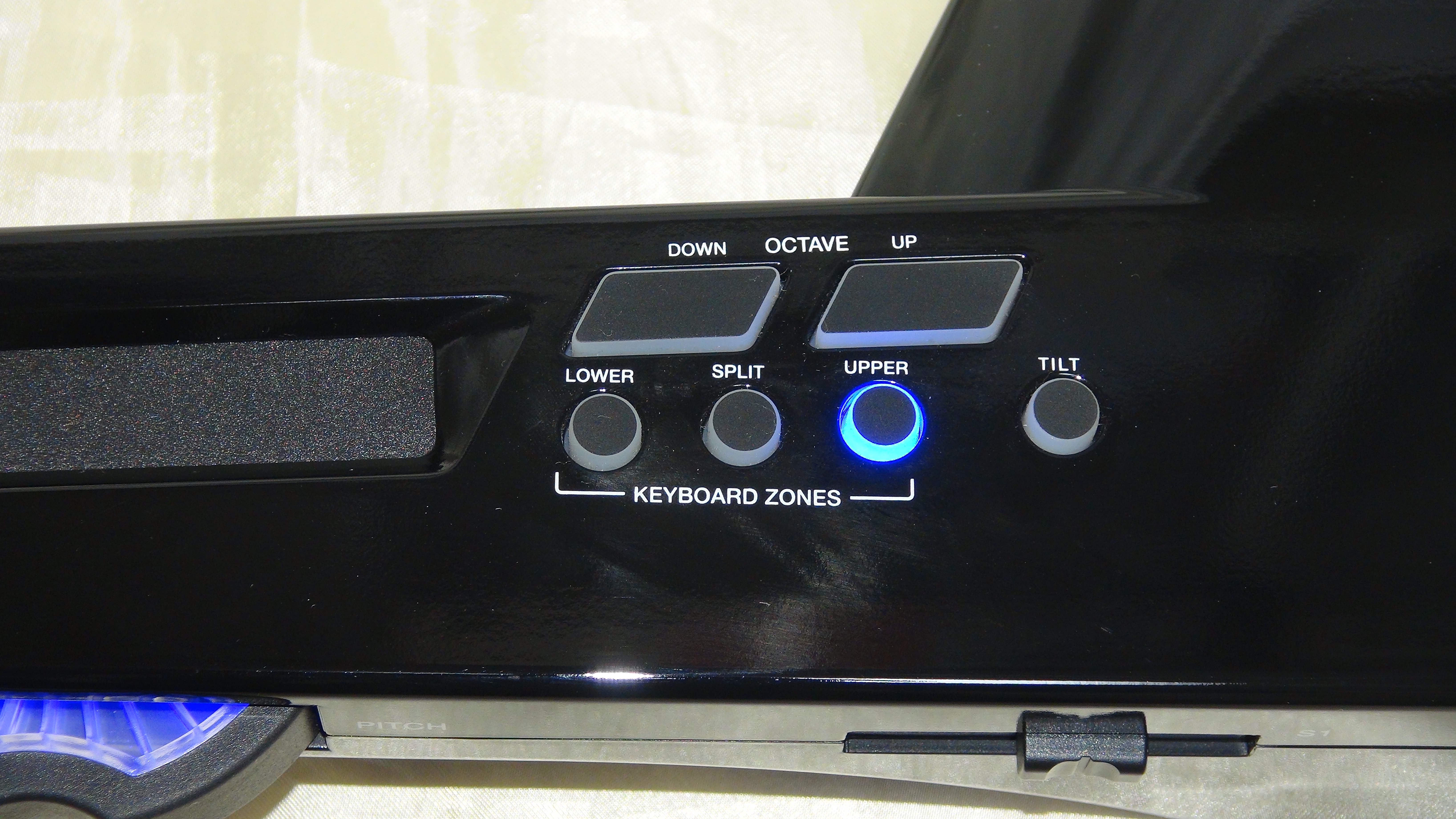 Alesis アレシス Vortex Wireless 2 加速度センサー内蔵ワイヤレス USBショルダ・キーボード・コントローラー ショルキー MIDIキーボード