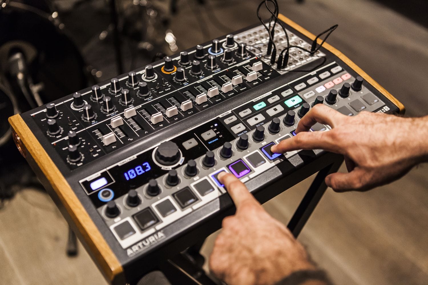限定1台】48パッチングできるアナログシンセ『Arturia（アートリア 