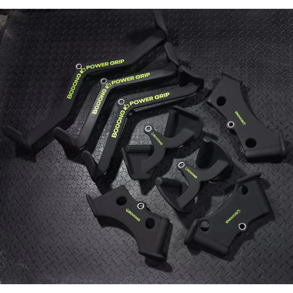 【Perfect Grip】MAG (Maximum Advantage Grip)グリップをオマージュしたケーブルアタッチメントがあります