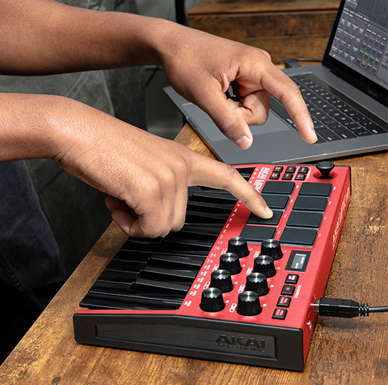 AKAI / MPK mini MK3】パッドにキーボード、必要なツールを全て搭載