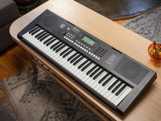 Rolandよりスマートなルックスと簡単操作で演奏を気軽に楽しめる