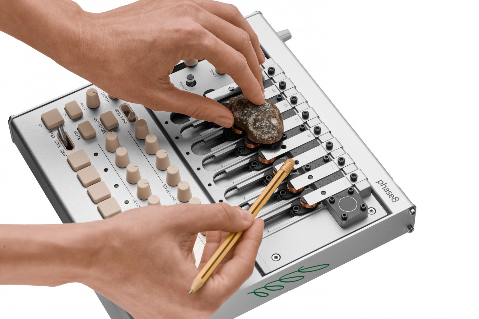 KORG 新世代アコースティック・シンセサイザー「phase8」登場！情報