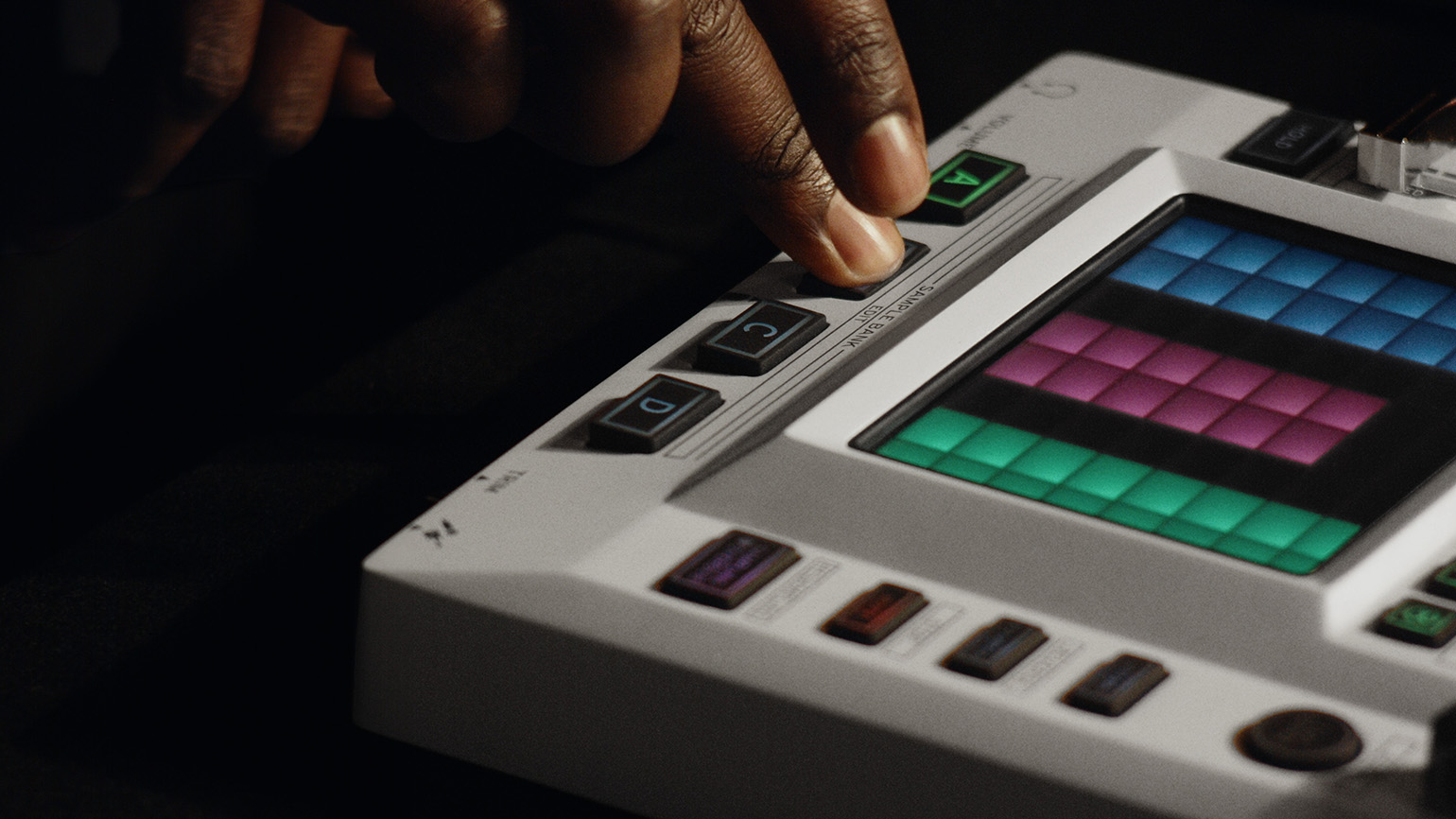 新製品】KAOSS PAD V 発売！第5世代はデュアルタッチ搭載で完全進化